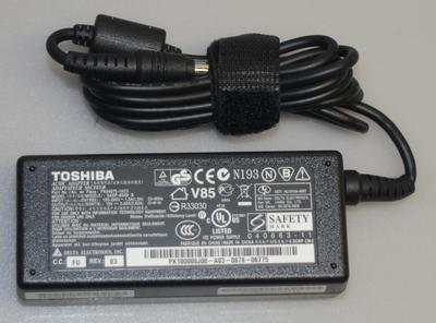 TOSHIBA K000040150 AC ADAPTER (WITH POWER CORD)